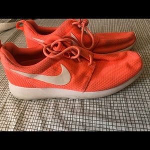 Women’s Nike Roshes
